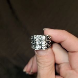 Premier design ring